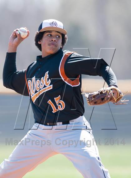 Thumbnail 3 in Sunnyvale vs West Mesquite photogallery.