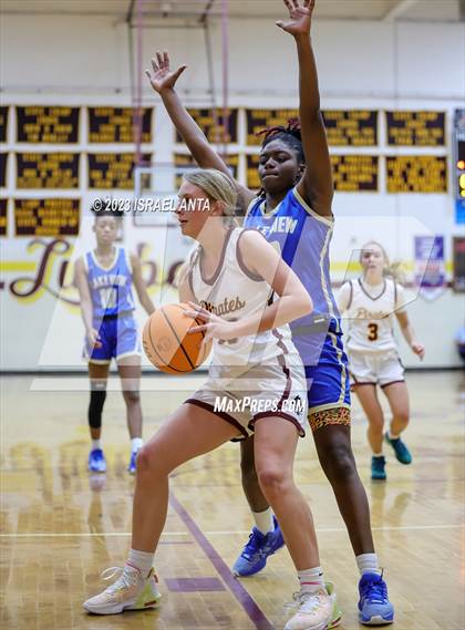 Thumbnail 3 in Lake View vs. Lumberton (2023 Robeson County Shootout) photogallery.