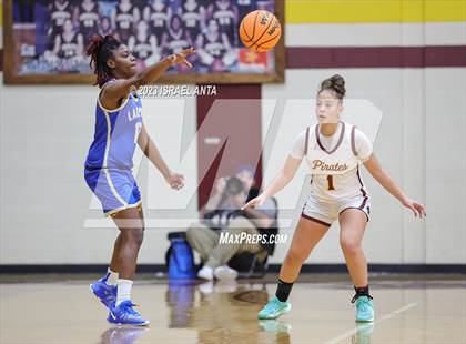 Thumbnail 2 in Lake View vs. Lumberton (2023 Robeson County Shootout) photogallery.