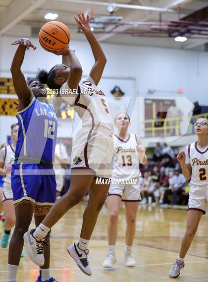 Thumbnail 2 in Lake View vs. Lumberton (2023 Robeson County Shootout) photogallery.
