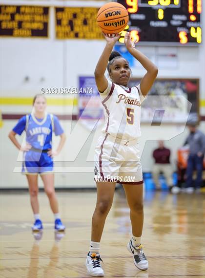 Thumbnail 2 in Lake View vs. Lumberton (2023 Robeson County Shootout) photogallery.