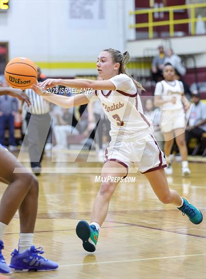 Thumbnail 3 in Lake View vs. Lumberton (2023 Robeson County Shootout) photogallery.