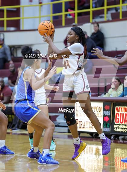 Thumbnail 2 in Lake View vs. Lumberton (2023 Robeson County Shootout) photogallery.