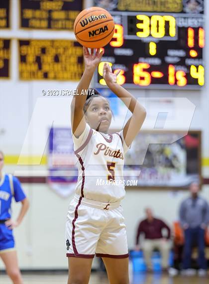 Thumbnail 2 in Lake View vs. Lumberton (2023 Robeson County Shootout) photogallery.