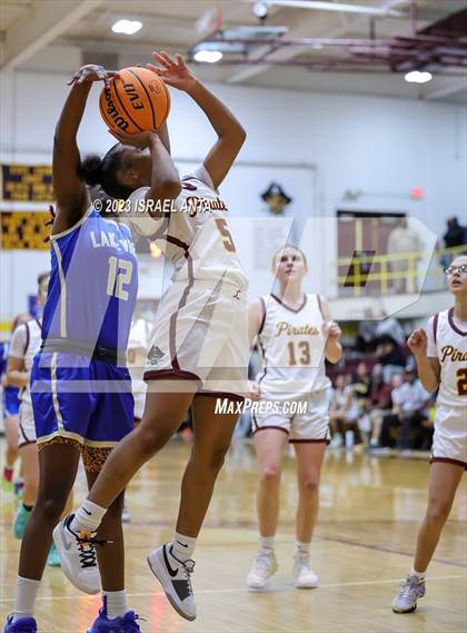 Thumbnail 1 in Lake View vs. Lumberton (2023 Robeson County Shootout) photogallery.
