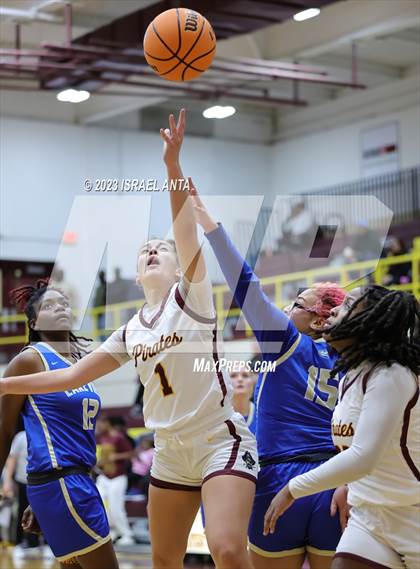 Thumbnail 1 in Lake View vs. Lumberton (2023 Robeson County Shootout) photogallery.