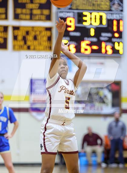 Thumbnail 3 in Lake View vs. Lumberton (2023 Robeson County Shootout) photogallery.