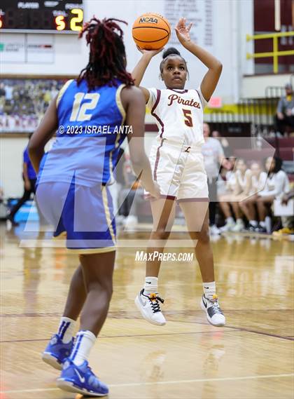 Thumbnail 3 in Lake View vs. Lumberton (2023 Robeson County Shootout) photogallery.