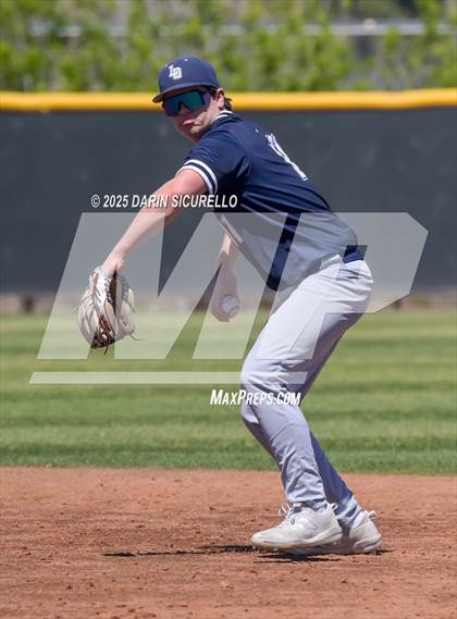 Thumbnail 1 in Wooster vs. Lake Oswego (Coach Bob Invitational) photogallery.