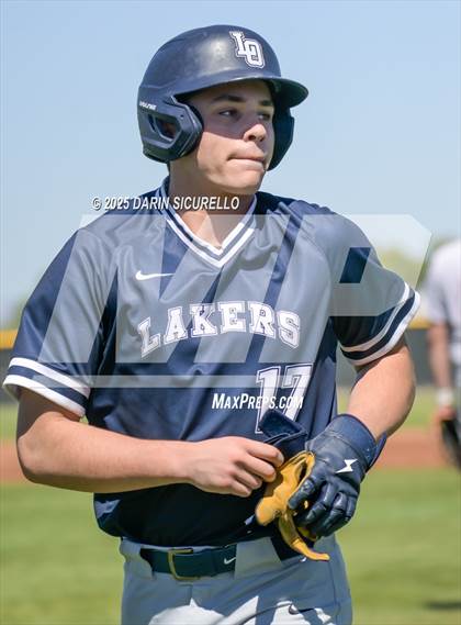Thumbnail 2 in Wooster vs. Lake Oswego (Coach Bob Invitational) photogallery.
