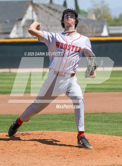 Thumbnail 2 in Wooster vs. Lake Oswego (Coach Bob Invitational) photogallery.