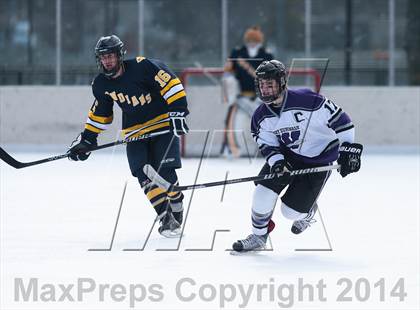 Thumbnail 3 in Holt vs. Fort Zumwalt West (St. Louis Winter Classic) photogallery.