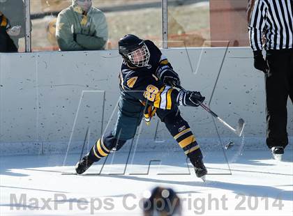 Thumbnail 2 in Holt vs. Fort Zumwalt West (St. Louis Winter Classic) photogallery.