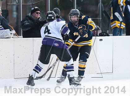 Thumbnail 1 in Holt vs. Fort Zumwalt West (St. Louis Winter Classic) photogallery.
