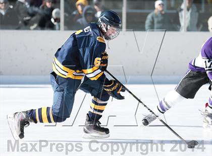 Thumbnail 2 in Holt vs. Fort Zumwalt West (St. Louis Winter Classic) photogallery.