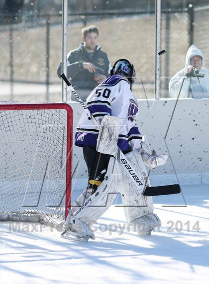 Thumbnail 3 in Holt vs. Fort Zumwalt West (St. Louis Winter Classic) photogallery.