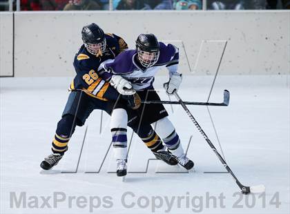 Thumbnail 3 in Holt vs. Fort Zumwalt West (St. Louis Winter Classic) photogallery.