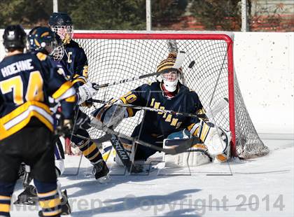 Thumbnail 1 in Holt vs. Fort Zumwalt West (St. Louis Winter Classic) photogallery.