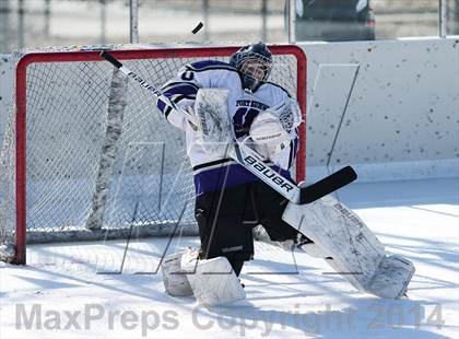 Thumbnail 2 in Holt vs. Fort Zumwalt West (St. Louis Winter Classic) photogallery.