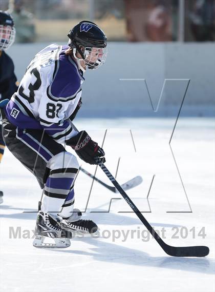 Thumbnail 3 in Holt vs. Fort Zumwalt West (St. Louis Winter Classic) photogallery.