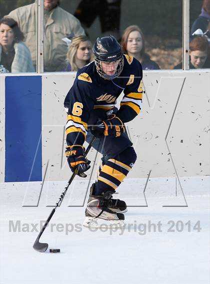 Thumbnail 1 in Holt vs. Fort Zumwalt West (St. Louis Winter Classic) photogallery.