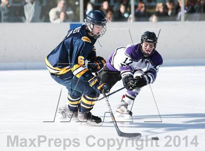 Thumbnail 1 in Holt vs. Fort Zumwalt West (St. Louis Winter Classic) photogallery.