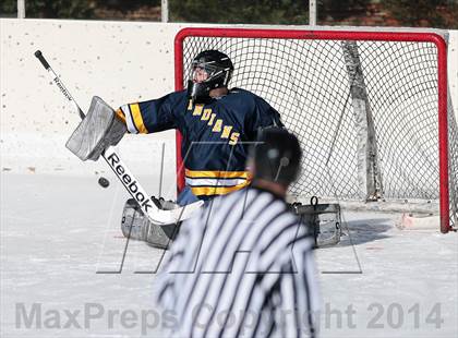 Thumbnail 3 in Holt vs. Fort Zumwalt West (St. Louis Winter Classic) photogallery.