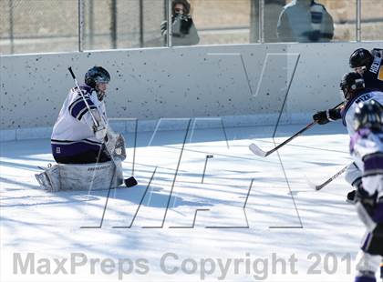 Thumbnail 1 in Holt vs. Fort Zumwalt West (St. Louis Winter Classic) photogallery.