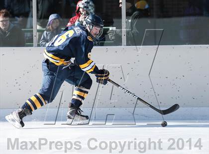 Thumbnail 2 in Holt vs. Fort Zumwalt West (St. Louis Winter Classic) photogallery.