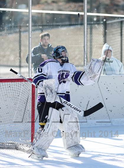Thumbnail 1 in Holt vs. Fort Zumwalt West (St. Louis Winter Classic) photogallery.