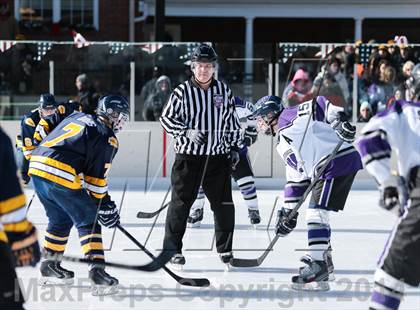 Thumbnail 1 in Holt vs. Fort Zumwalt West (St. Louis Winter Classic) photogallery.