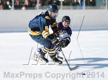 Thumbnail 2 in Holt vs. Fort Zumwalt West (St. Louis Winter Classic) photogallery.