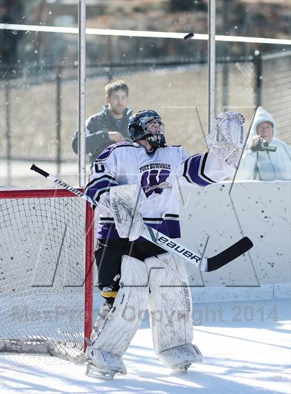 Thumbnail 2 in Holt vs. Fort Zumwalt West (St. Louis Winter Classic) photogallery.
