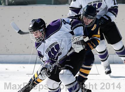 Thumbnail 2 in Holt vs. Fort Zumwalt West (St. Louis Winter Classic) photogallery.