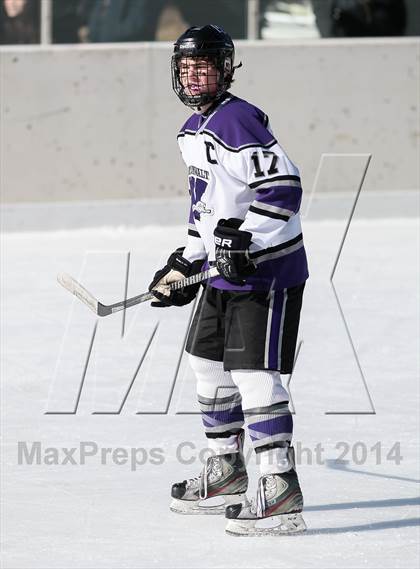 Thumbnail 3 in Holt vs. Fort Zumwalt West (St. Louis Winter Classic) photogallery.