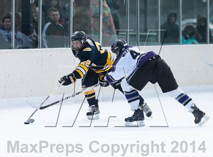 Thumbnail 2 in Holt vs. Fort Zumwalt West (St. Louis Winter Classic) photogallery.