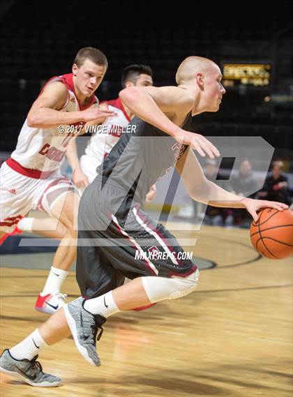 Thumbnail 3 in Prairie vs. Kennedy Catholic photogallery.