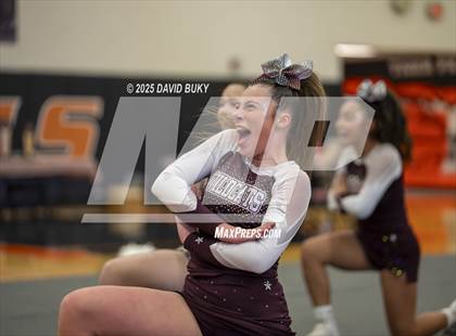 Thumbnail 3 in Warren County (VHSL Class 3B Regional Final) photogallery.