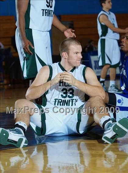 Thumbnail 2 in Holy Trinity vs Van Buren (Queens Jam Christmas Classic) photogallery.
