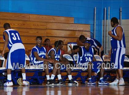 Thumbnail 2 in Holy Trinity vs Van Buren (Queens Jam Christmas Classic) photogallery.