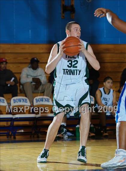 Thumbnail 1 in Holy Trinity vs Van Buren (Queens Jam Christmas Classic) photogallery.