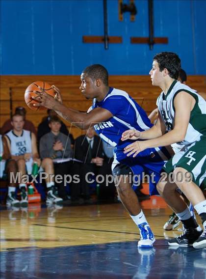 Thumbnail 1 in Holy Trinity vs Van Buren (Queens Jam Christmas Classic) photogallery.