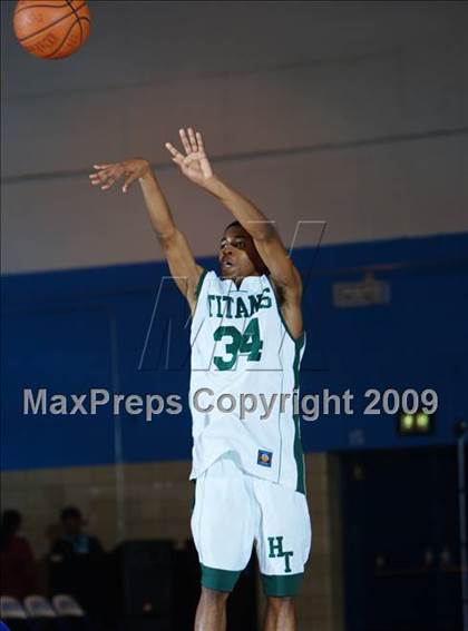 Thumbnail 1 in Holy Trinity vs Van Buren (Queens Jam Christmas Classic) photogallery.