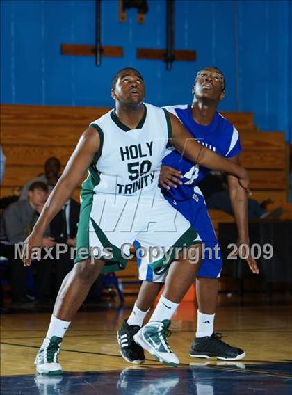 Thumbnail 2 in Holy Trinity vs Van Buren (Queens Jam Christmas Classic) photogallery.