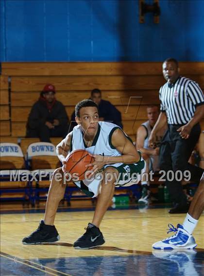 Thumbnail 3 in Holy Trinity vs Van Buren (Queens Jam Christmas Classic) photogallery.