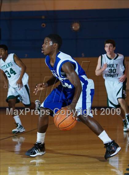 Thumbnail 3 in Holy Trinity vs Van Buren (Queens Jam Christmas Classic) photogallery.
