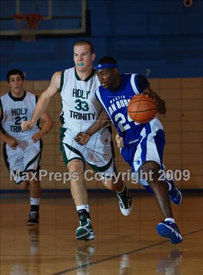 Thumbnail 2 in Holy Trinity vs Van Buren (Queens Jam Christmas Classic) photogallery.