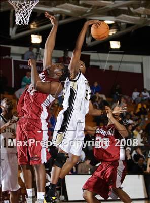 Thumbnail 2 in Central vs Madison Park (Spalding Hoophall Classic) photogallery.