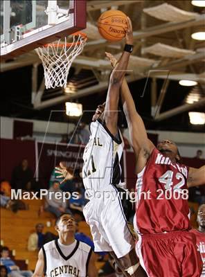 Thumbnail 3 in Central vs Madison Park (Spalding Hoophall Classic) photogallery.