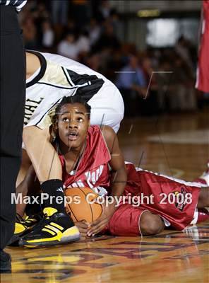 Thumbnail 3 in Central vs Madison Park (Spalding Hoophall Classic) photogallery.